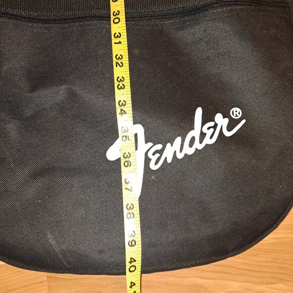 Fender® Guitar Carry Case Gig Bag Black,Soft Shell - Picture 9 of 12